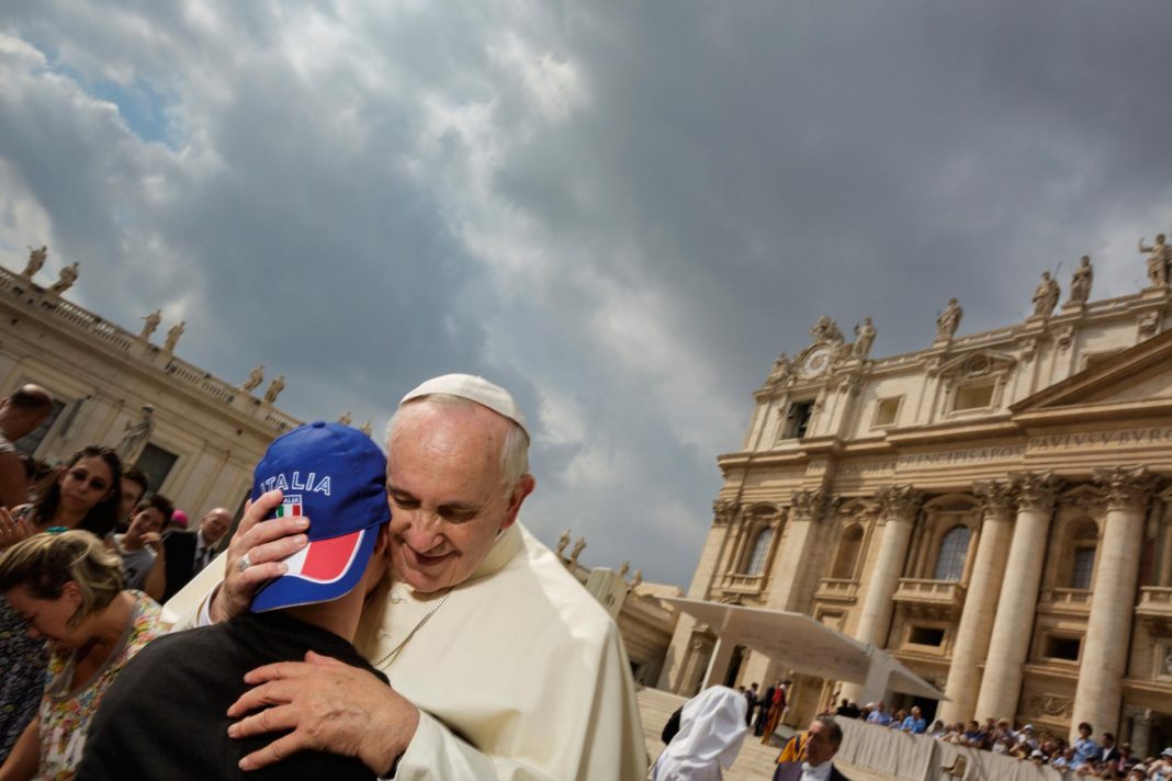 Papa Bergoglio e la tenerezza della comunicazione